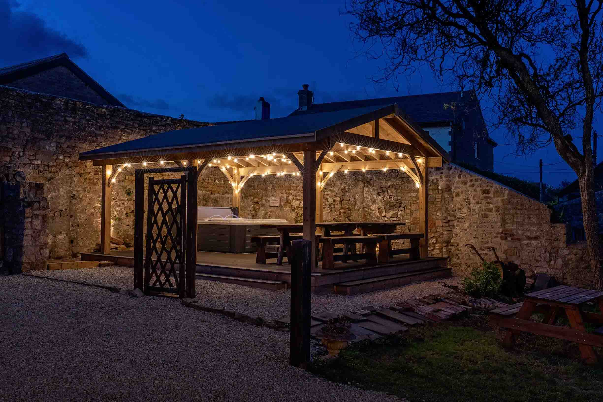 Pet-friendly Party House with hot tub